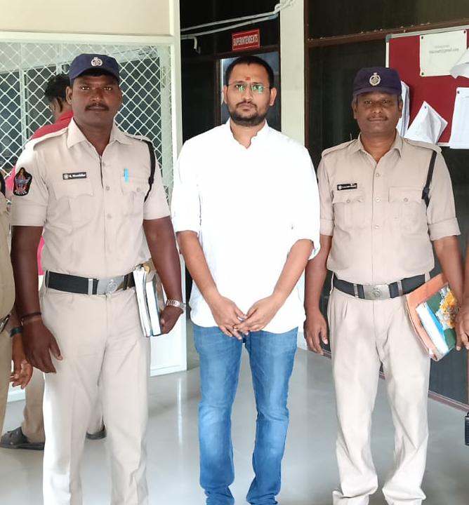 ఎర్ర చందన నిందితునికి 5 సంవత్సరాలు జైలు -3 లక్షల జరీమనా   కోర్టు సంచలనాత్మక  తీర్పు 